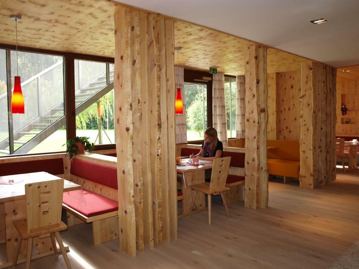 Hermann-Gmeiner-Akademie Hotel Innsbruck Buitenkant foto