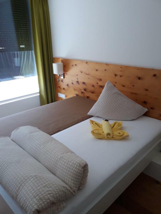 Hermann-Gmeiner-Akademie Hotel Innsbruck Buitenkant foto